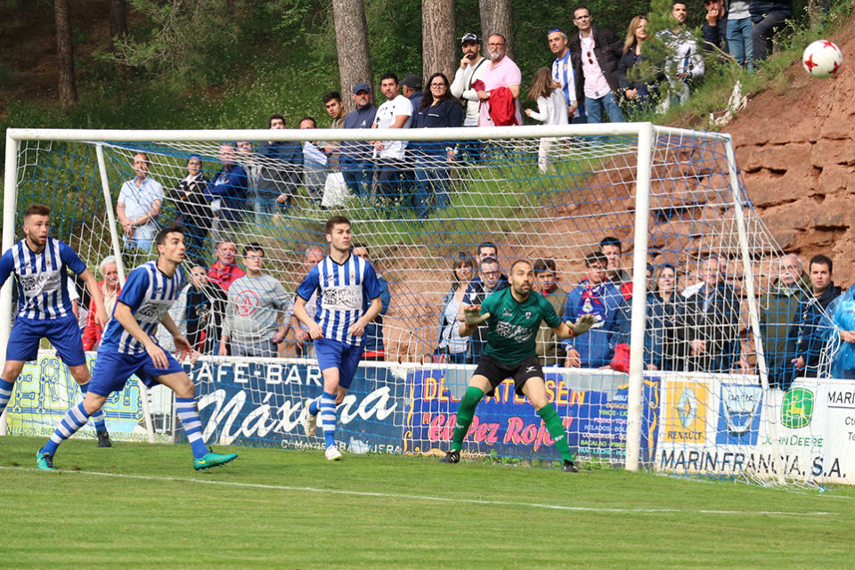 El Náxara acude al partido de vuelta con la ventaja, de 2-1, lograda el pasado sábado en La Salera después de remontar el gol de Aimar Gulín. / Antonio Corral