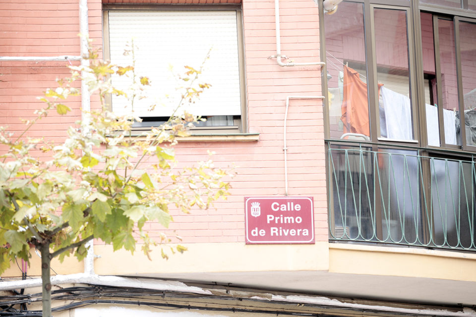 La calle Primo de Rivera pasará a llamarse 'Ateneo Riojano'. / Clara Larrea