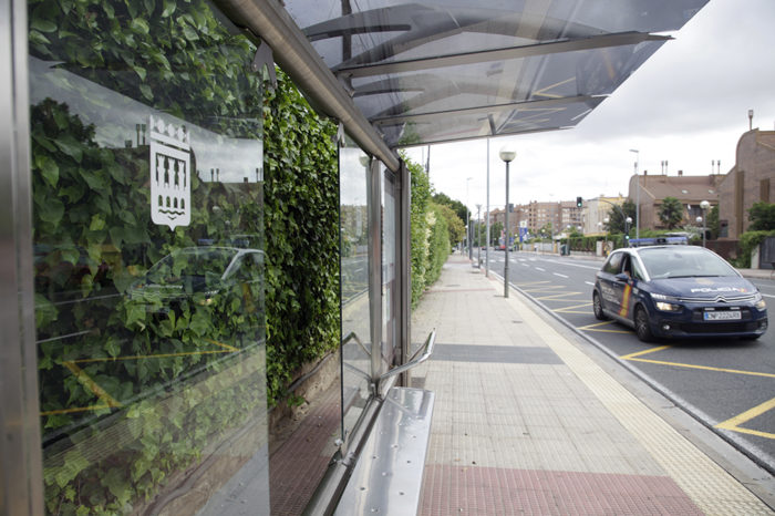 Destrozan los cristales de decenas de marquesinas en Logroño, Lardero, Alberite y Villamediana