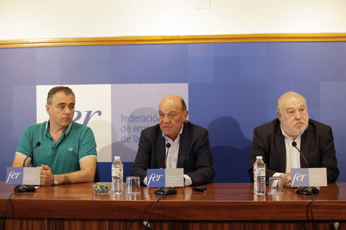 Los empresarios arremeten contra el Gobierno de Sánchez por la subida de impuestos y la incertidumbre
