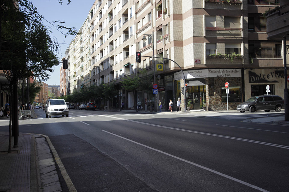 Las aceras del cruce de la calle Chile con Vitoria serán más anchas. / NR