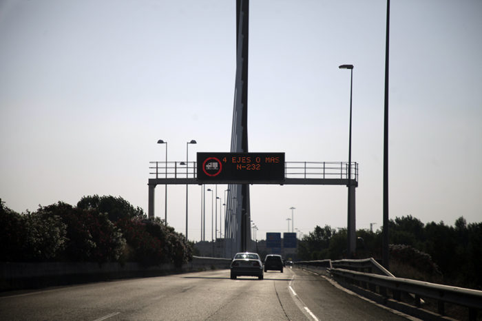 Más de 3.000 conductores, pillados en la AP-68 sin cinturón en un mes