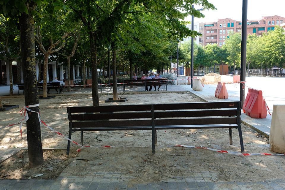 Las obras continuarán un mes más de lo previsto en la plaza 1º de Mayo por el mal tiempo. / Clara Larrea