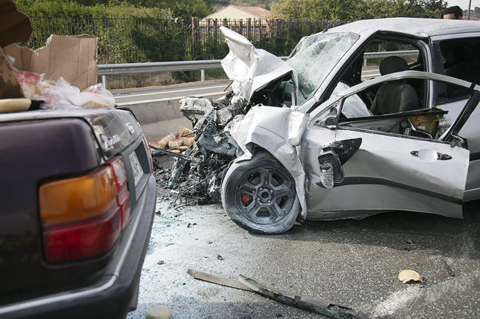 Fallece un joven de Zamora y otro, herido grave al chocar dos coches en Nalda