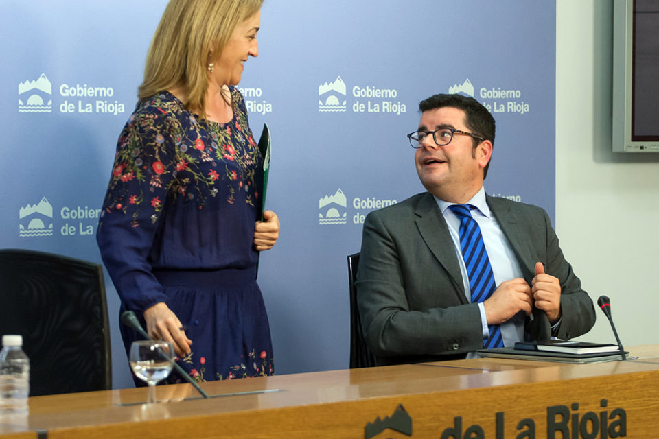 Begoña Martínez y Alfonso Domínguez han informado de los asuntos acordados por el Consejo de Gobierno. / NR