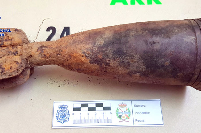 La Policía desactiva dos granadas halladas en Logroño y Cervera