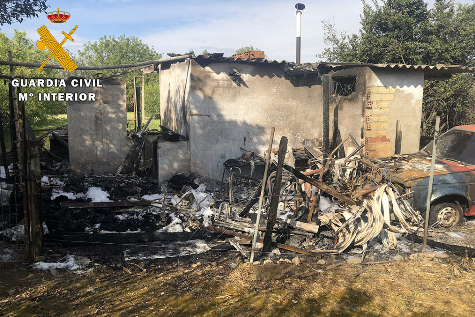 Daños provocados por el incendio. / Guardia Civil