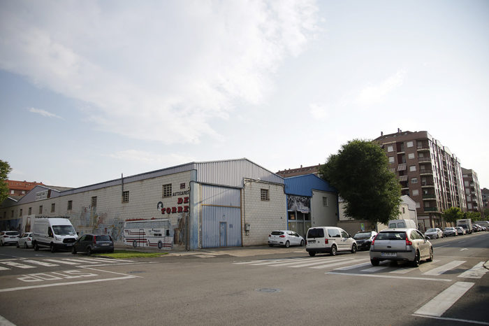 Las empresas que han de abandonar zonas residenciales podrán irse a Las Cañas