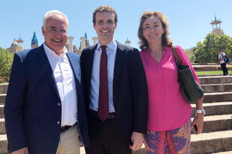 José Ignacio Ceniceros y María Martín, en Barcelona con Pablo Casado. /NR