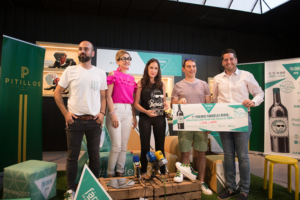 Acto de entrega del I Premio Fárdelej-La Rioja a la periodista de RTVE, Virginia Díaz. / Álvaro Hernandez Pérez-Aradros