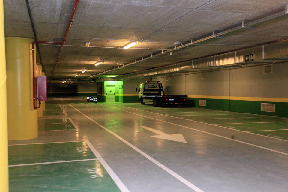 Imagen del actual depósito de la grúa, situado en el parking subterráneo de la estación de tren. / Ingrid