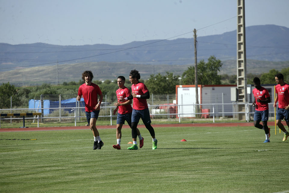 Javi Martínez Barrio trota junto a Gonzalo y Barcina. / ingrid