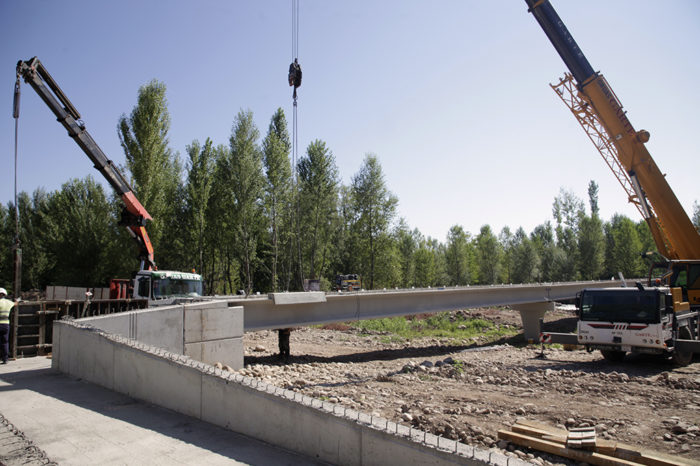 La pasarela de Villamediana sobre el Iregua estará operativa en otoño