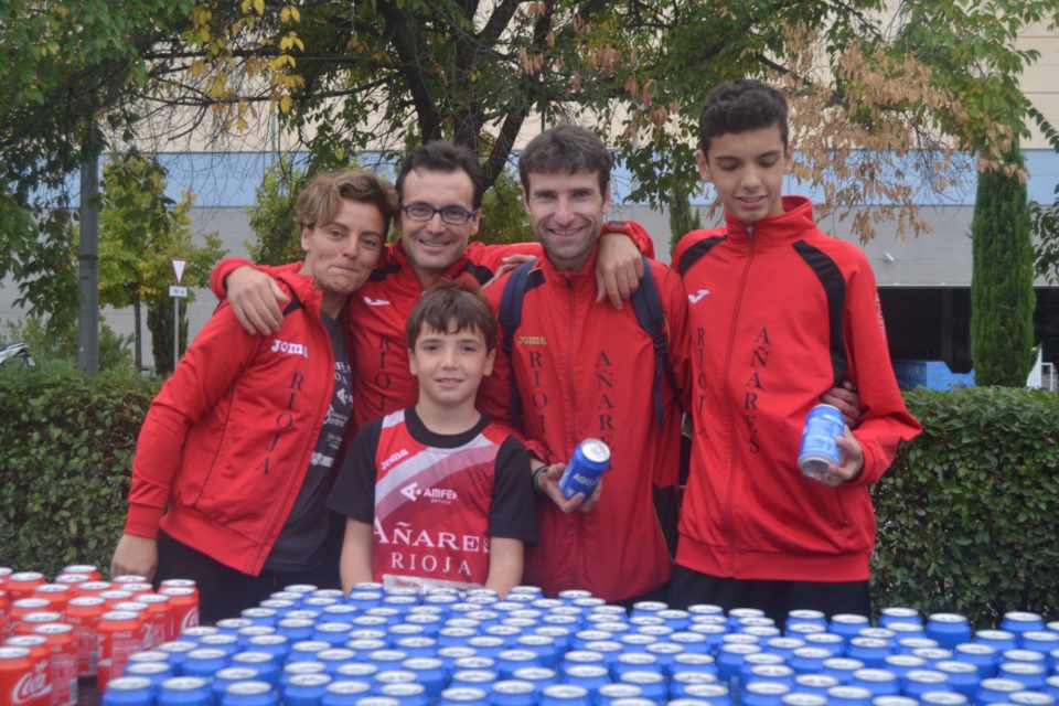 Atletas del AñaresRioja, de todas las edades, en los prolegómenos de la Tres Parques. / NR