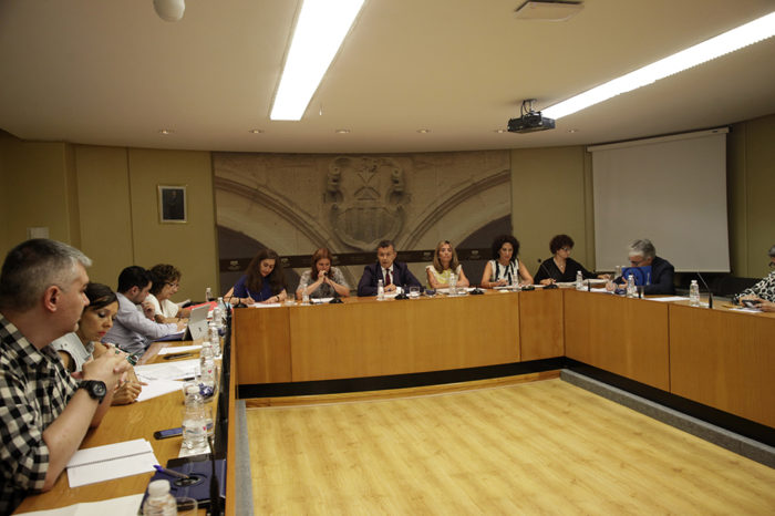 Escobar reitera la legalidad de contratos con Aralia, requerida por segunda vez