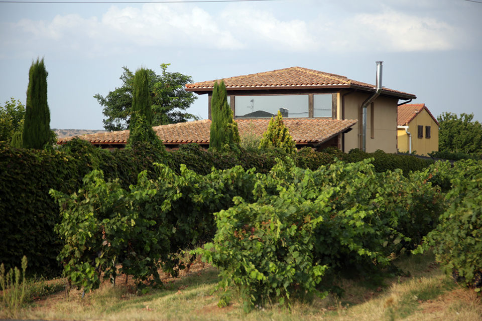 Imagen de la construcción del expresidente del Gobierno regional y vicepresidente primero del Senado, Pedro Sanz. / Clara Larrea