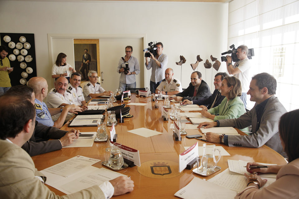 Reunión de la Junta Local de Seguridad presidida por el delegado del Gobierno y la alcaldesa de Logroño. / Ingrid