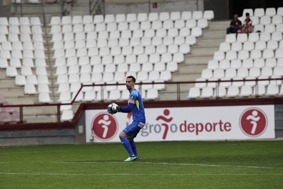 Miguel volvió a ser uno de los mejores de la UDL. El logroñés mantuvo a cero su portería por cuarta jornada seguida. / Ingrid