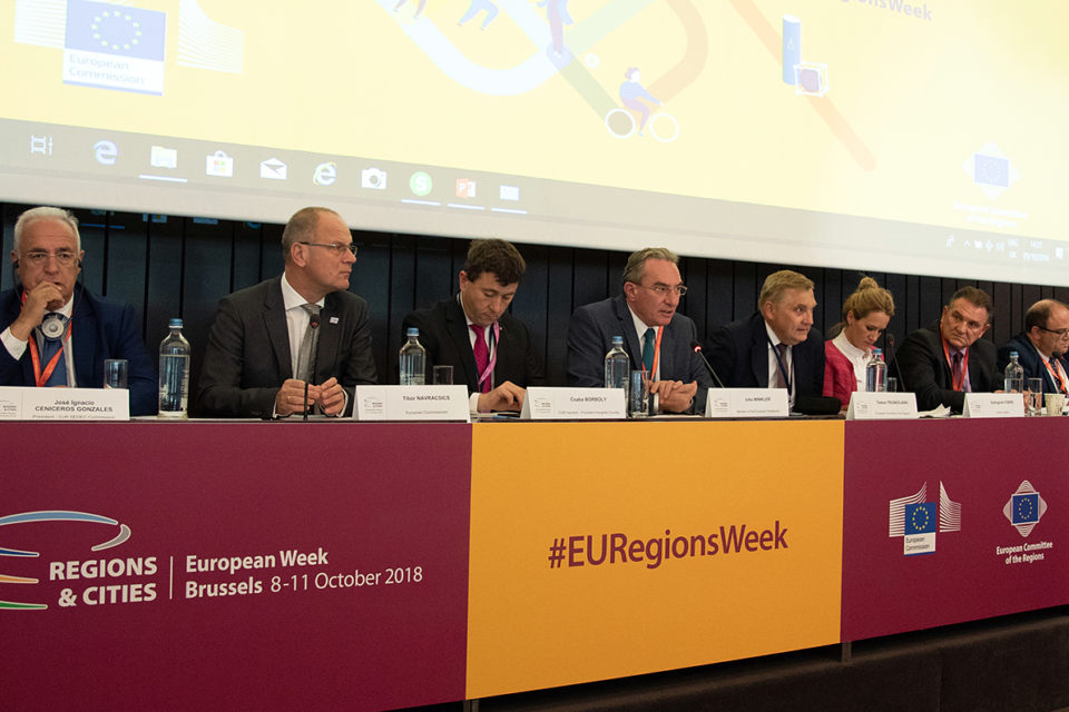 El presidente riojano, durante su participación en el seminario en Bruselas. / NR
