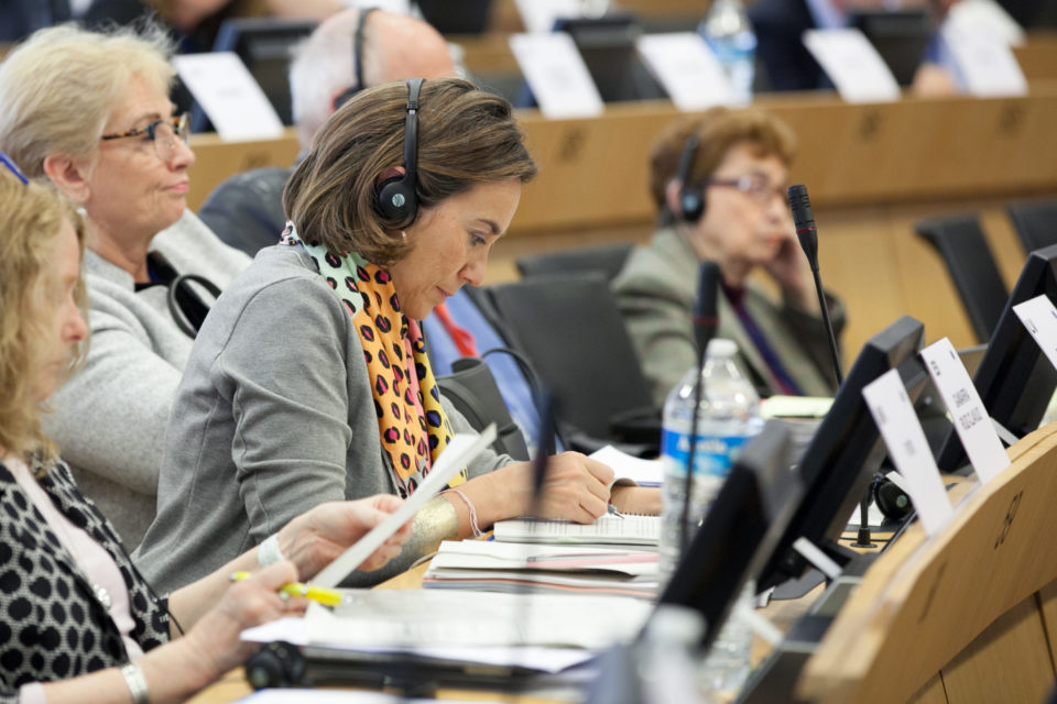 La alcaldesa y vicepresidenta de la Federación de Municipios y Provincias, en la comisión SEDEC, en Bruselas. / NR