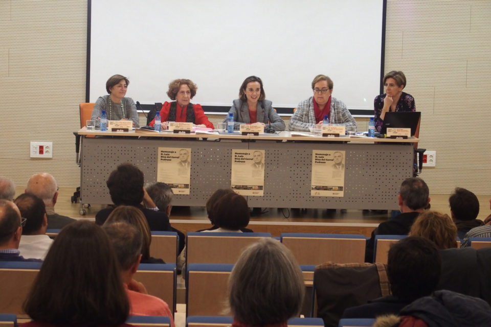 Momento del acto de homenaje, que se desarrolló en la Biblioteca Rafael Azcona. /NR