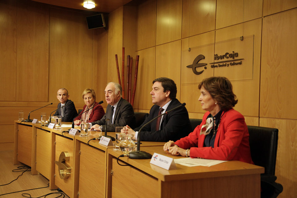 Responsables del Gobierno de La Rioja e Ibercaja informan de los programas Aprendiendo a emprender con Ibercaja y Emplea-T y Emprende. / Clara Larrea