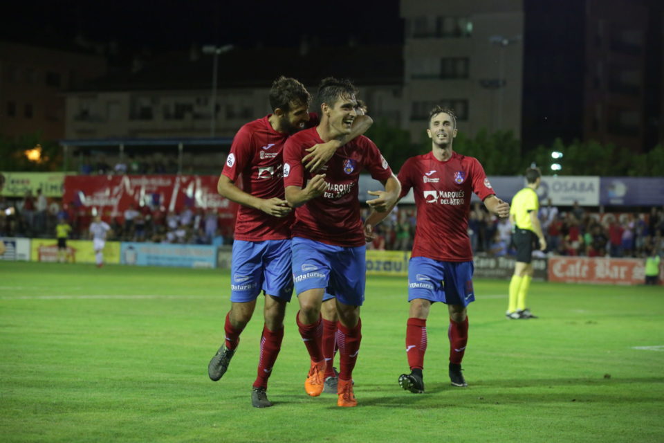 Eduardo Ubis festeja uno de los dos goles anotados en Copa. En liga suma ya siete de los 23 tantos rojillos. / Clara Larrea