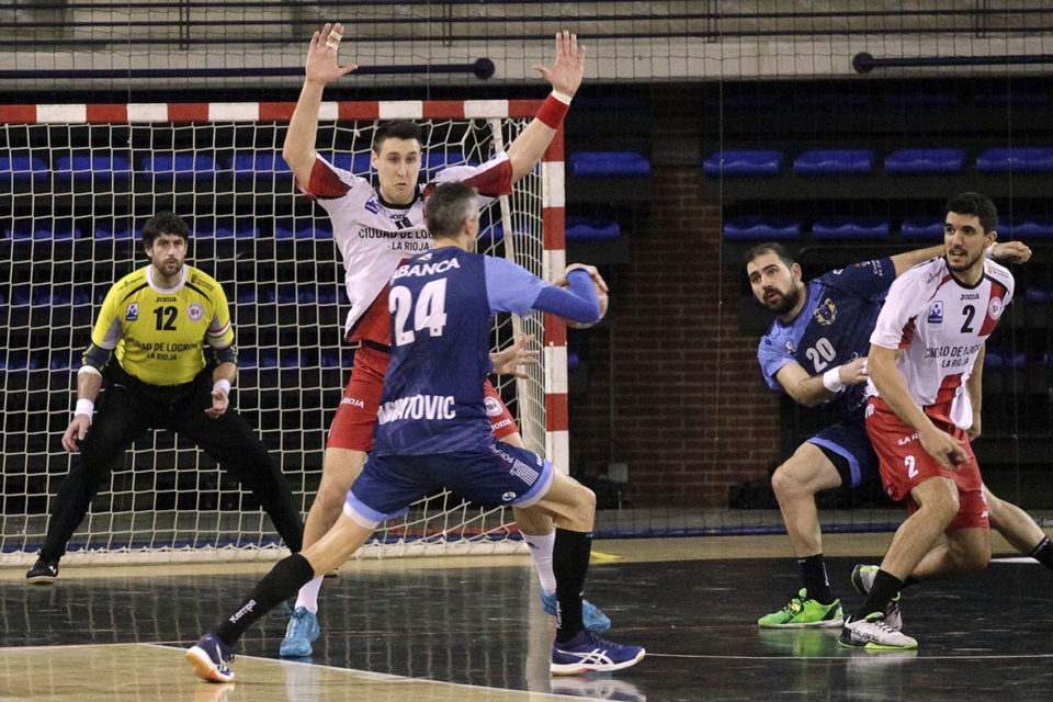 Gurutz Aginagalde jugó anoche su último partido de Asobal en el Palacio. / Darío Uruñuela