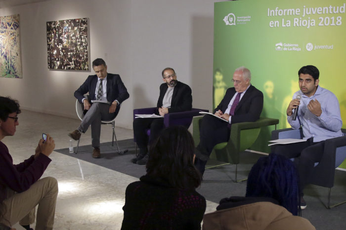 Los jóvenes necesitan más apoyo para emprender e innovar, según un informe