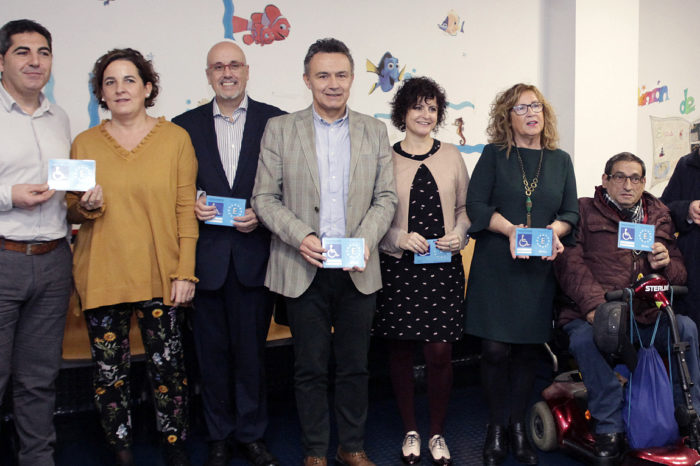 Familias de menores con cáncer podrán aparcar con la tarjeta de discapacidad