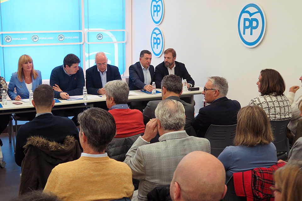 Imagen del Comité Ejecutivo Regional del PP, que ha presidido Ceniceros. / NR