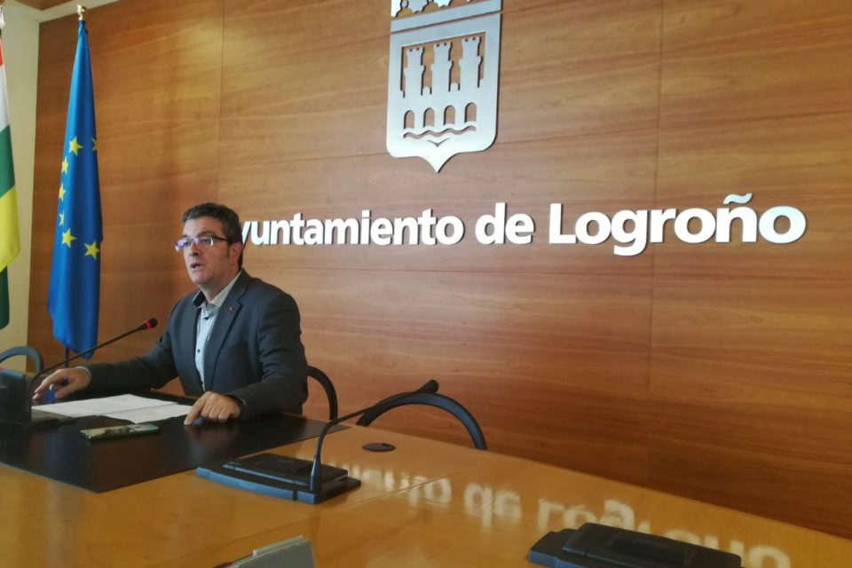 Julián San Martín, durante la rueda de prensa. / NR