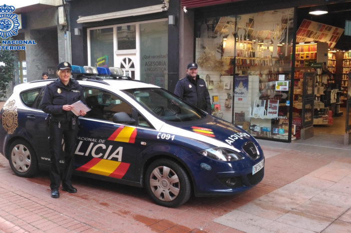La Policía refuerza la seguridad en las zonas comerciales de Logroño en Navidad