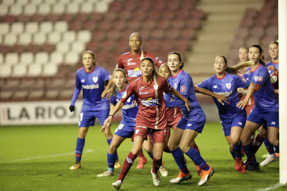 El EDF pone rumbo a Barcelona, donde este sábado se medirá al segundo clasificado de la Primera femenina. / Darío Uruñuela