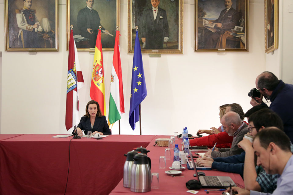 La alcaldesa informa de los proyectos más inmediatos para los próximos meses. / Clara Larrea