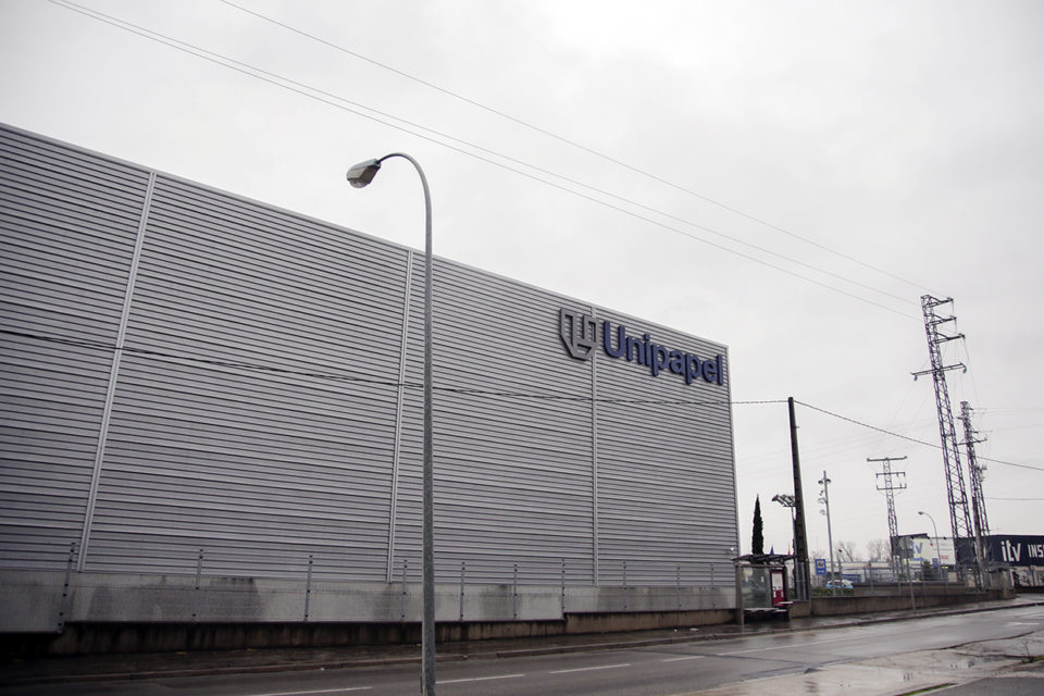 Factoría riojana de Unipapel situada en el polígono Cantabria de Logroño. / Clara Larrea