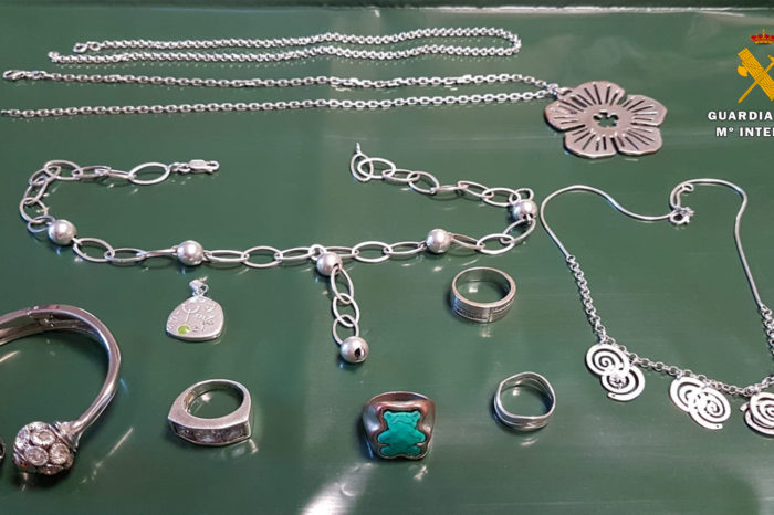 Investigan a dos personas por el robo de joyas en una vivienda de Alfaro