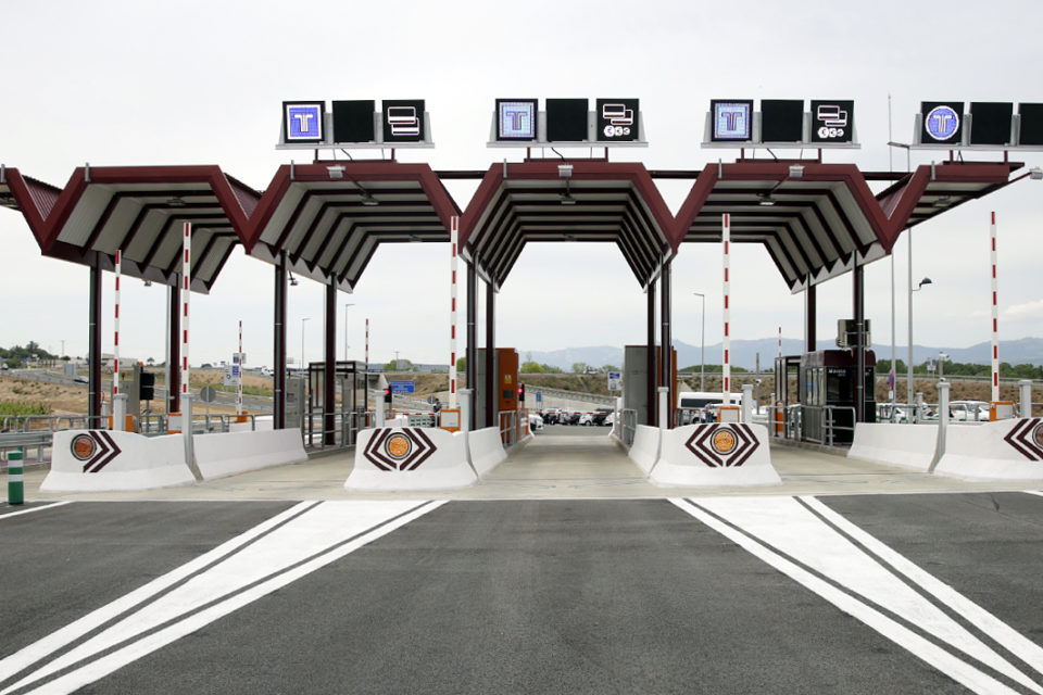 Peaje de la autopista AP-68 de Logroño. / Clara Larrea