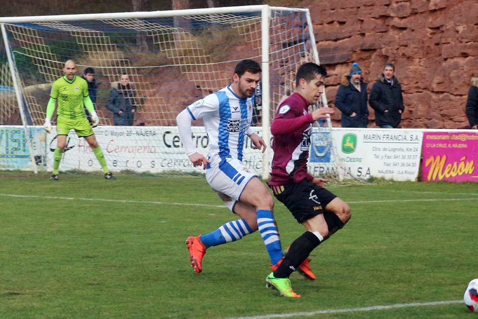 Pocos equipos de Tercera igualan los números del Haro, líder de la Tercera riojana. / Antonio Corral