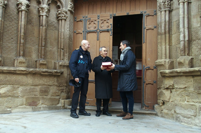 La Policía Local recupera el misal robado en la iglesia de San Bartolomé