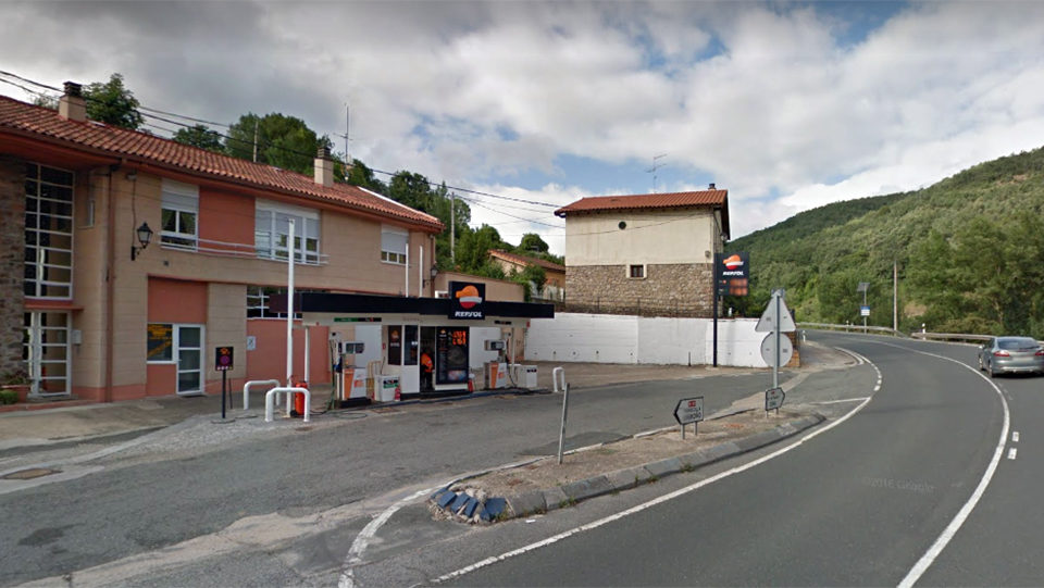Imagen de la gasolinera que tiene Repsol en Villanueva de Cameros. / Google