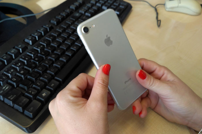 El acusado de estafa por la venta de un móvil que no envió acepta 14 meses de prisión