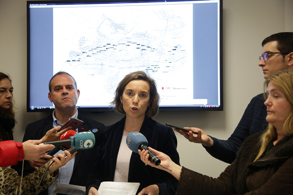 La alcaldesa de Logroño presenta las novedades en materia de transporte urbano. / Clara Larrea