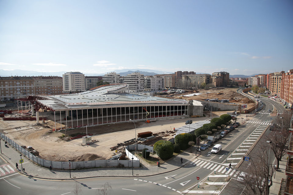 La estación de autobuses de Logroño, en plena construcción, tendrá un sobrecoste de 1,5 millones de euros. / Clara Larrea