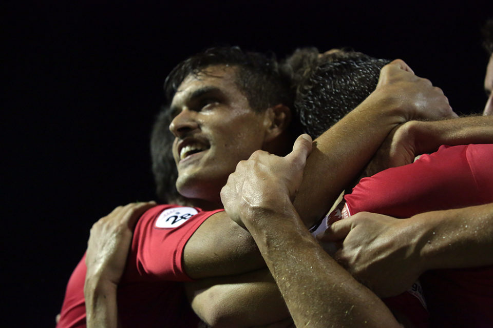 Eduardo Ubis festeja un gol con el Calahorra este temporada. / Clara Larrea