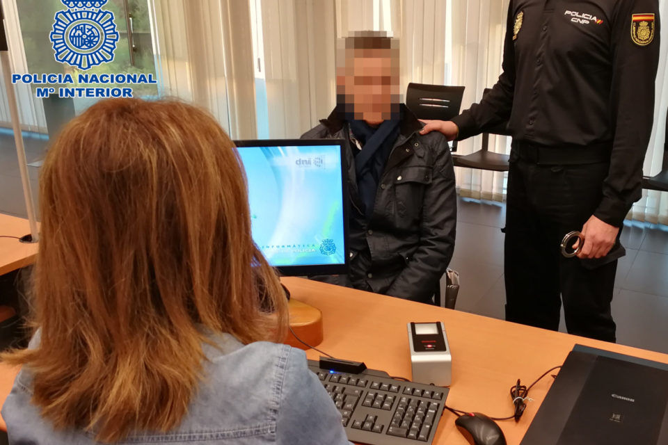 El detenido estaba en búsqueda por tres robos en Málaga. / Policía Nacional