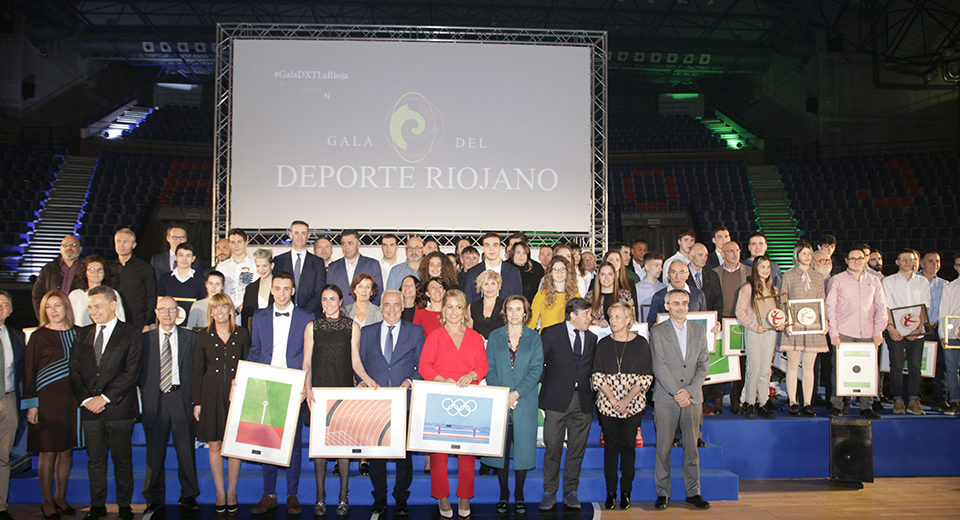 Foto de familia de los premiados en la Gala del Deporte de La Rioja. / Darío Uruñuela