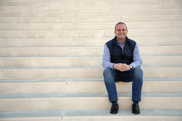 "Cada vez estará más complicado circular con el coche particular por el centro de las ciudades"