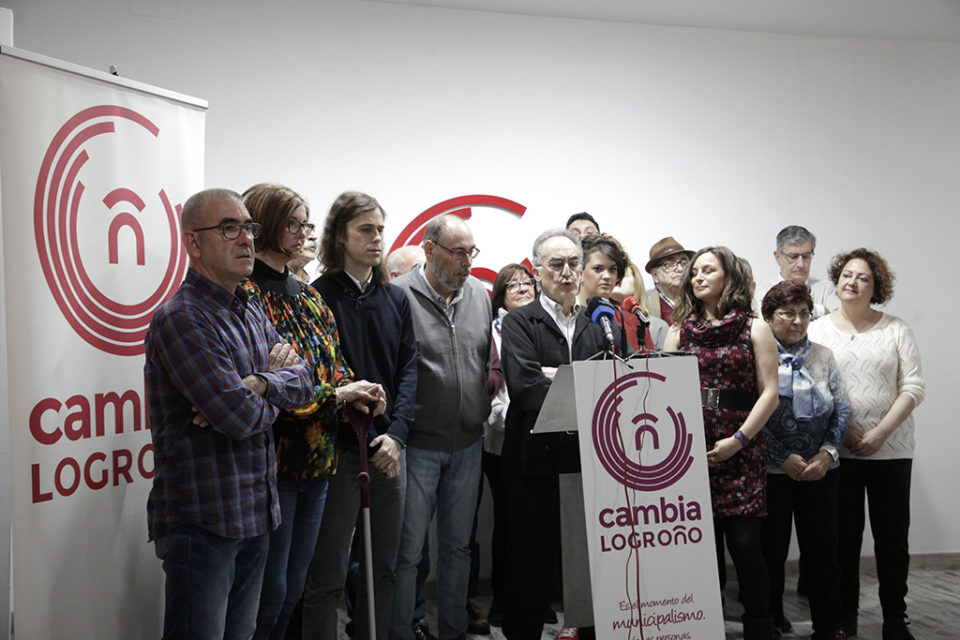 El Comité Electoral de Cambia Logroño da a conocer en rueda de prensa los resultados de las primarias. / Clara Larrea