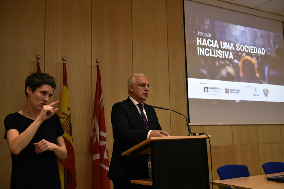 Ceniceros interviene en la apertura de la jornada. / NR